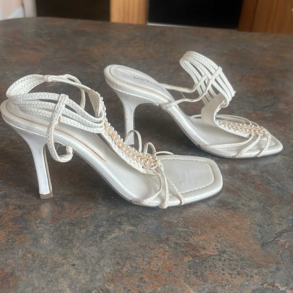 Jolie Victoria White Beaded Sandals. Size 7